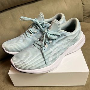 ASICS Versablast Aqua Angel Blue White Running Shoes Women's Size 9.5